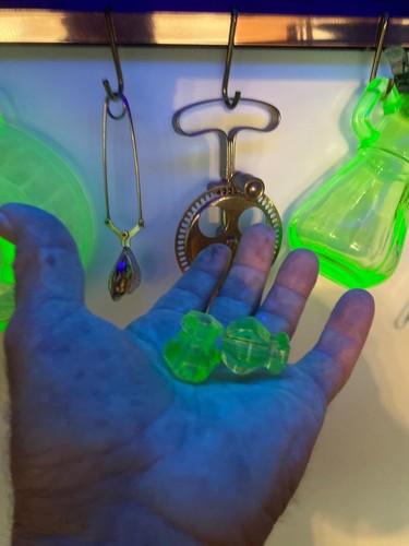 Set matched green - set, uranium